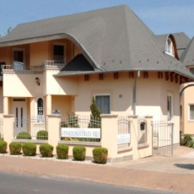 Castelinho Apartmanház-Castelinho Fodrászat