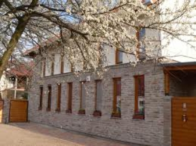 Almafa Apartman, Arika Vendégház