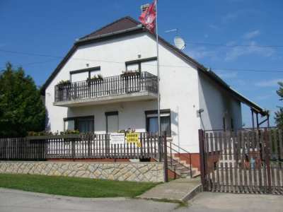 Philip-Cindy Haus Örvényes