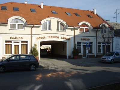 Hotel Kaiser Panzió Baja
